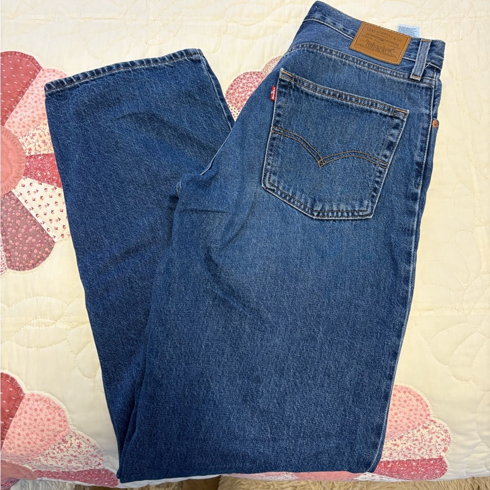 Levi's baggy dad “she’s nice” wash
